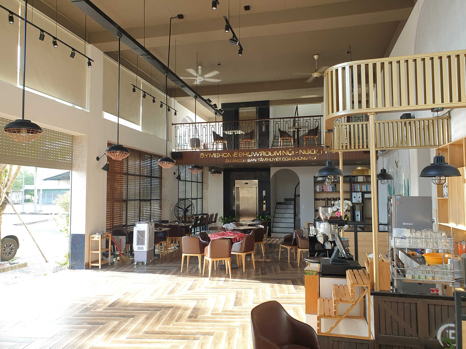Showroom nội thất Bymehome — ảnh 1