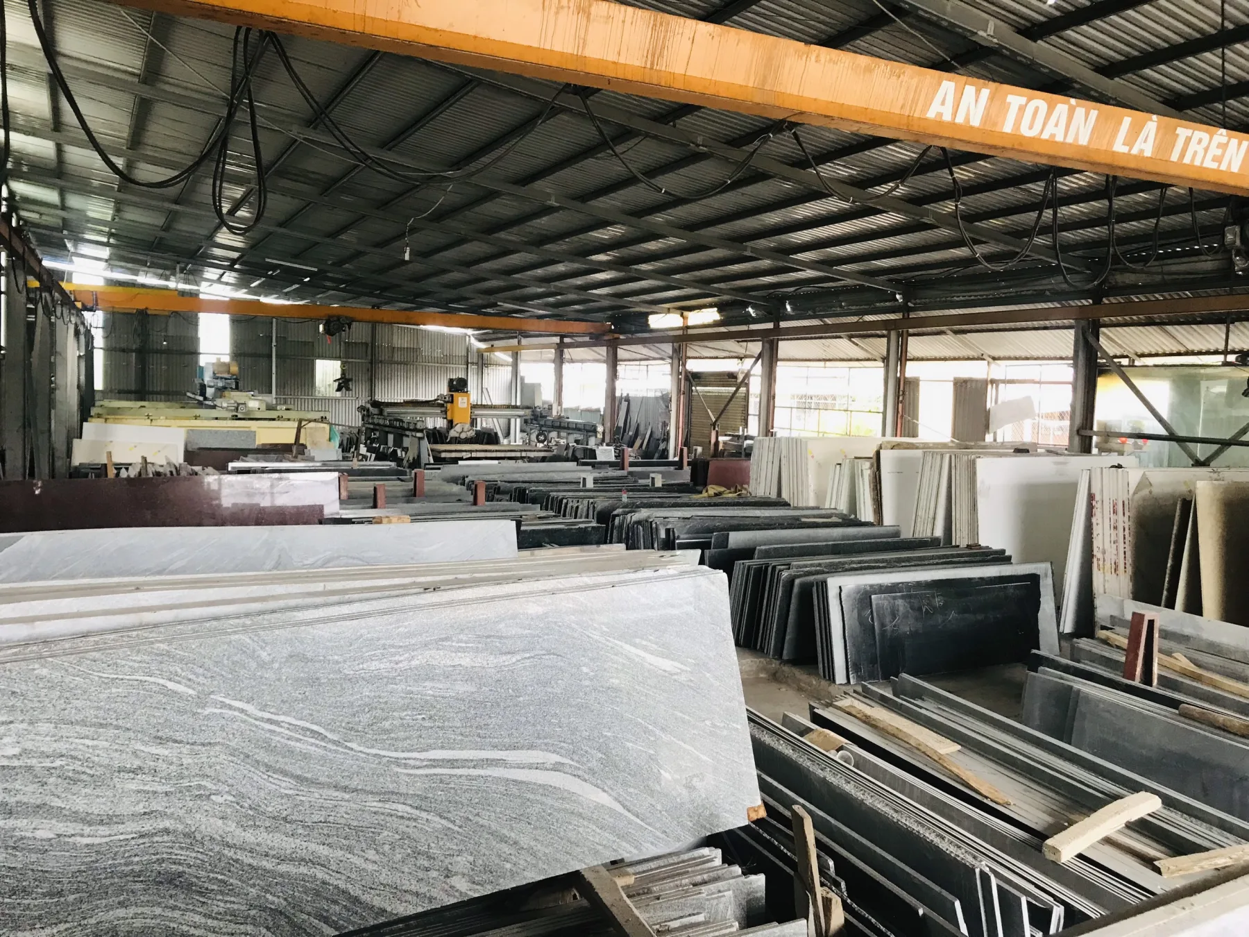 Kho tấm đá tại xưởng Bymehome